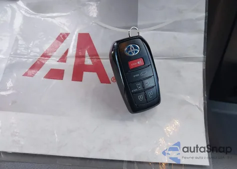 2024 Toyota Sienna Xle z USA, uszkodzony, nr VIN 5TDYRKEC6RS195118